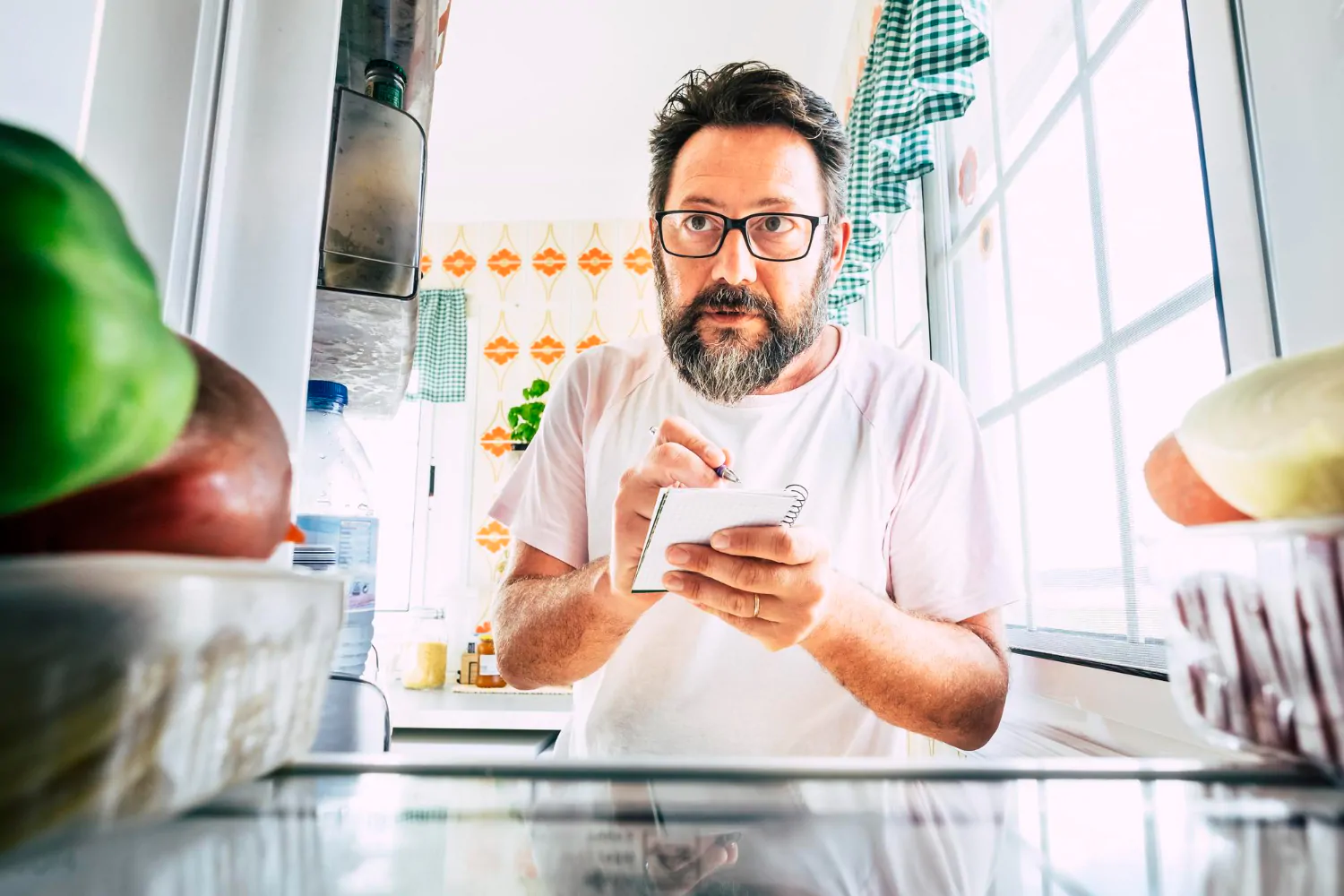 Uma alimentação saudável não depende de perfeição. Depende de constância, qualidade, equilíbrio e adequação à realidade da pessoa.